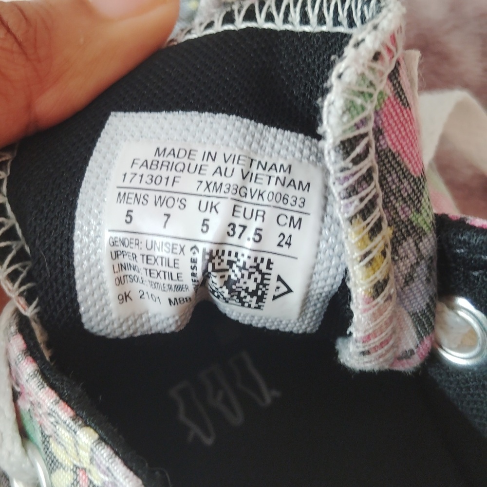 Converse Chuck Taylor Floral Sneakers - Picture 6 of 6